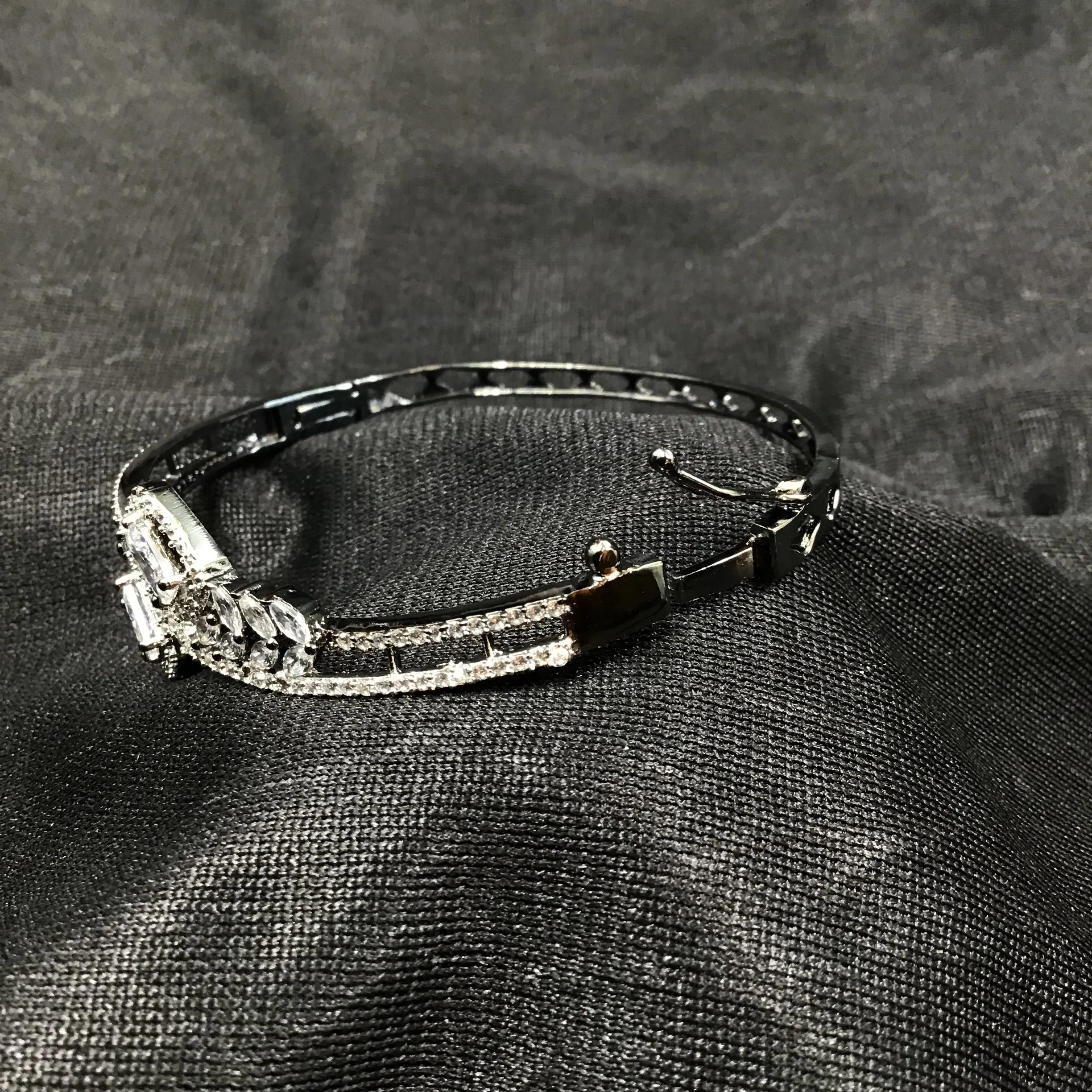 Openable Zircon/AD Bracelet 3247-11